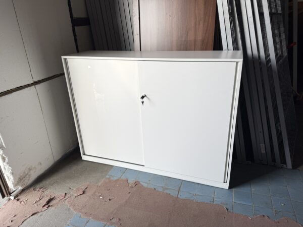 Skříň s posuv. dveřmi SteelCase - Image 3