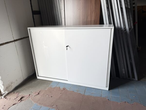 Skříň s posuv. dveřmi SteelCase - Image 4