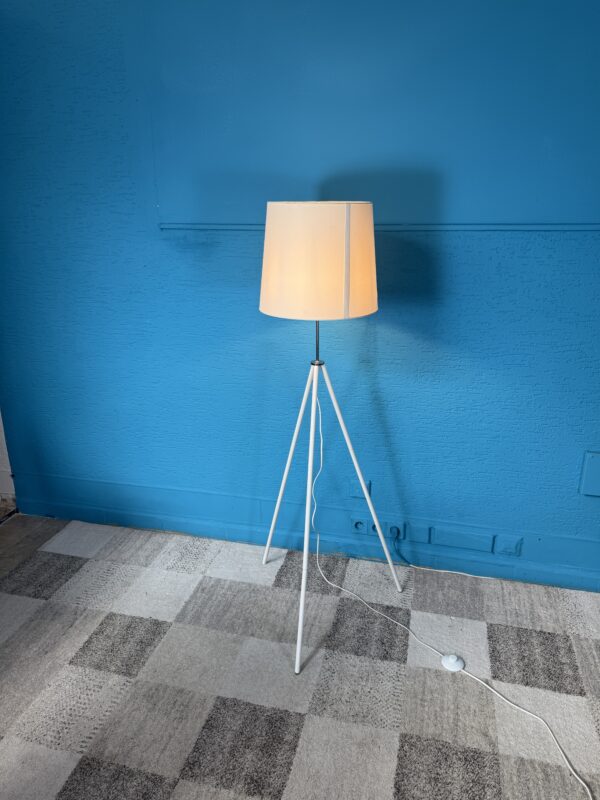 Stojací lampa bílá - Image 3