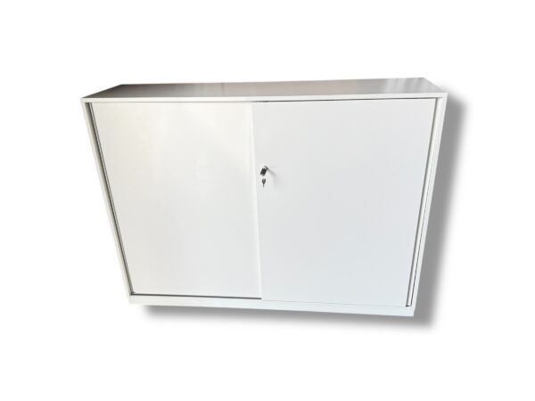 Skříň s posuv. dveřmi SteelCase