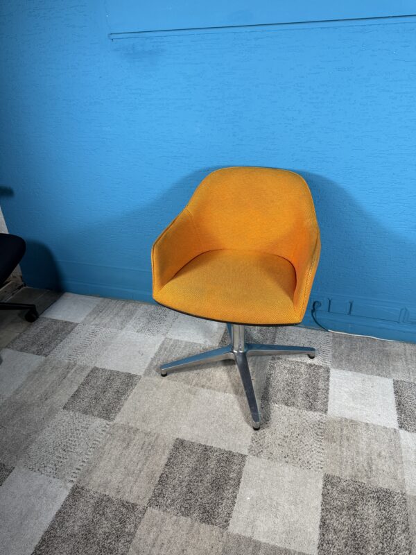 Designová židle Vitra Softshell Chair 2 kusy oranž - Obrázek 2