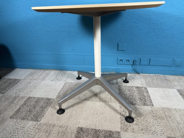 Kulatý designový stůl - Obrázek 4