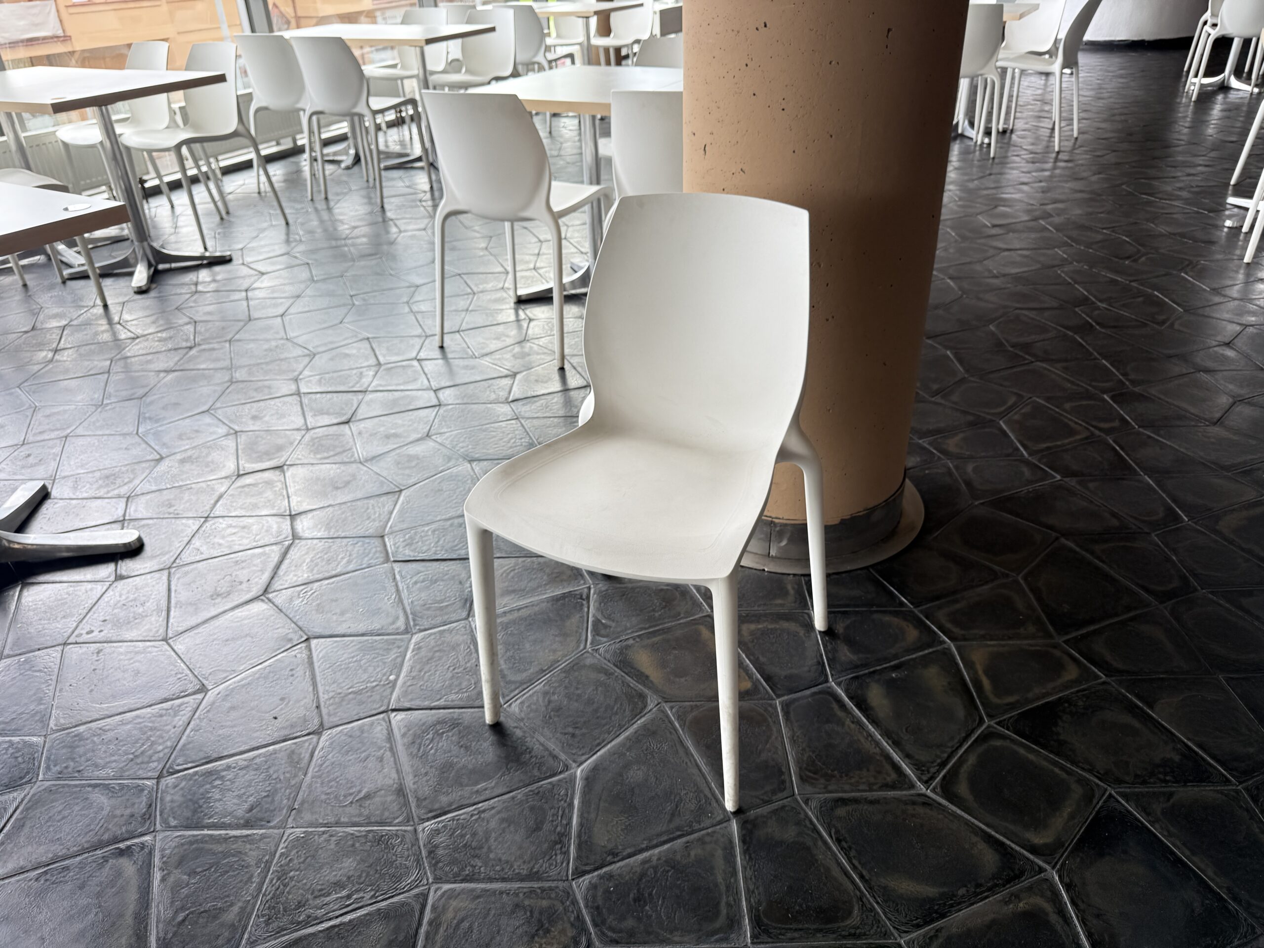 Plastová židle VÍCE KUSŮ! - Obrázek 3