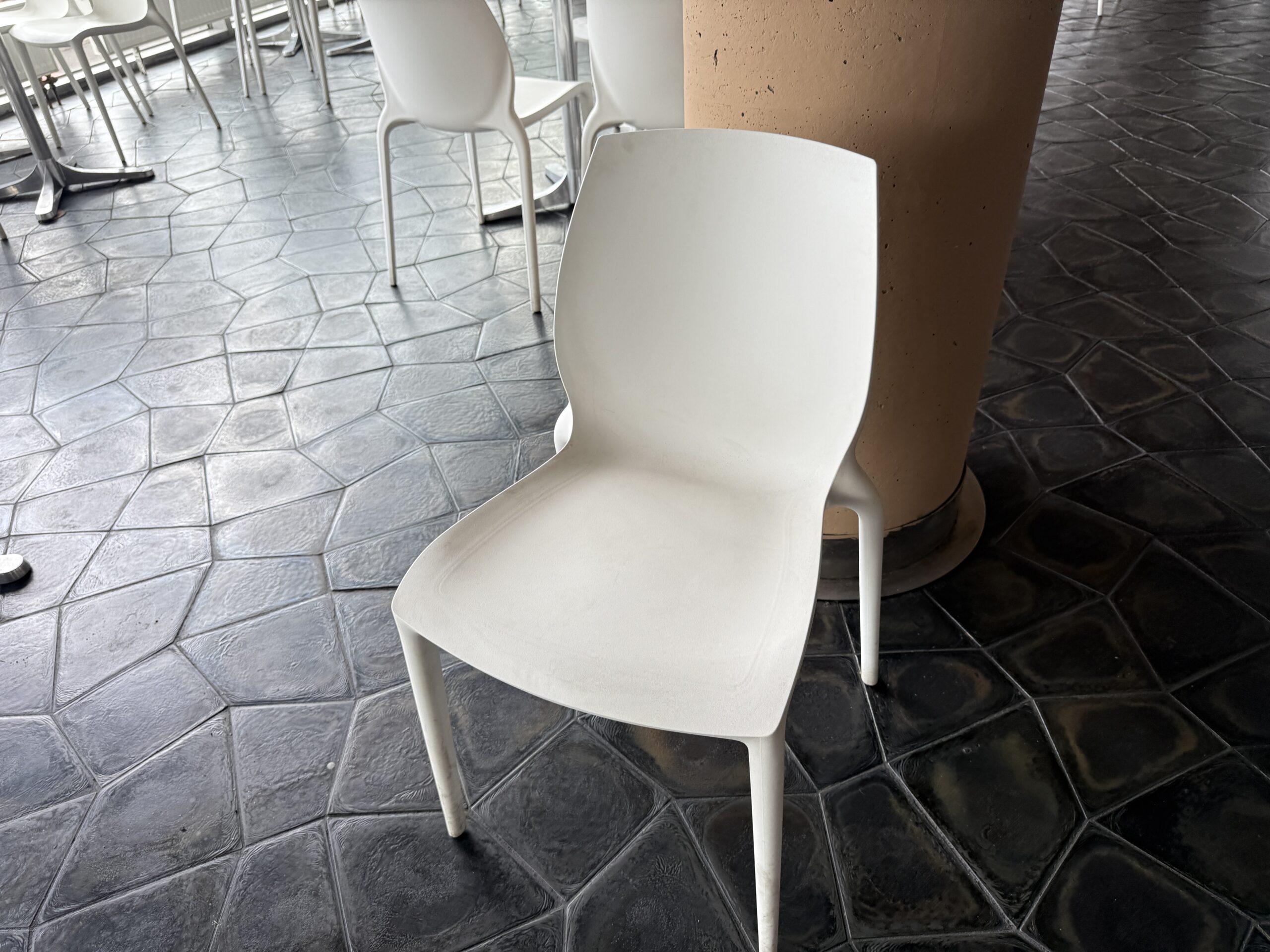 Plastová židle VÍCE KUSŮ! - Obrázek 4