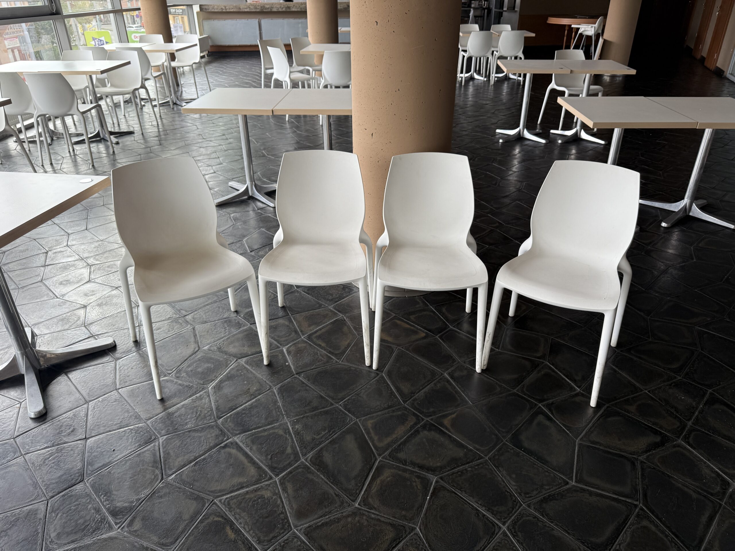 Plastové židle 4 kusy KOMPLET VÍCE KUSŮ!