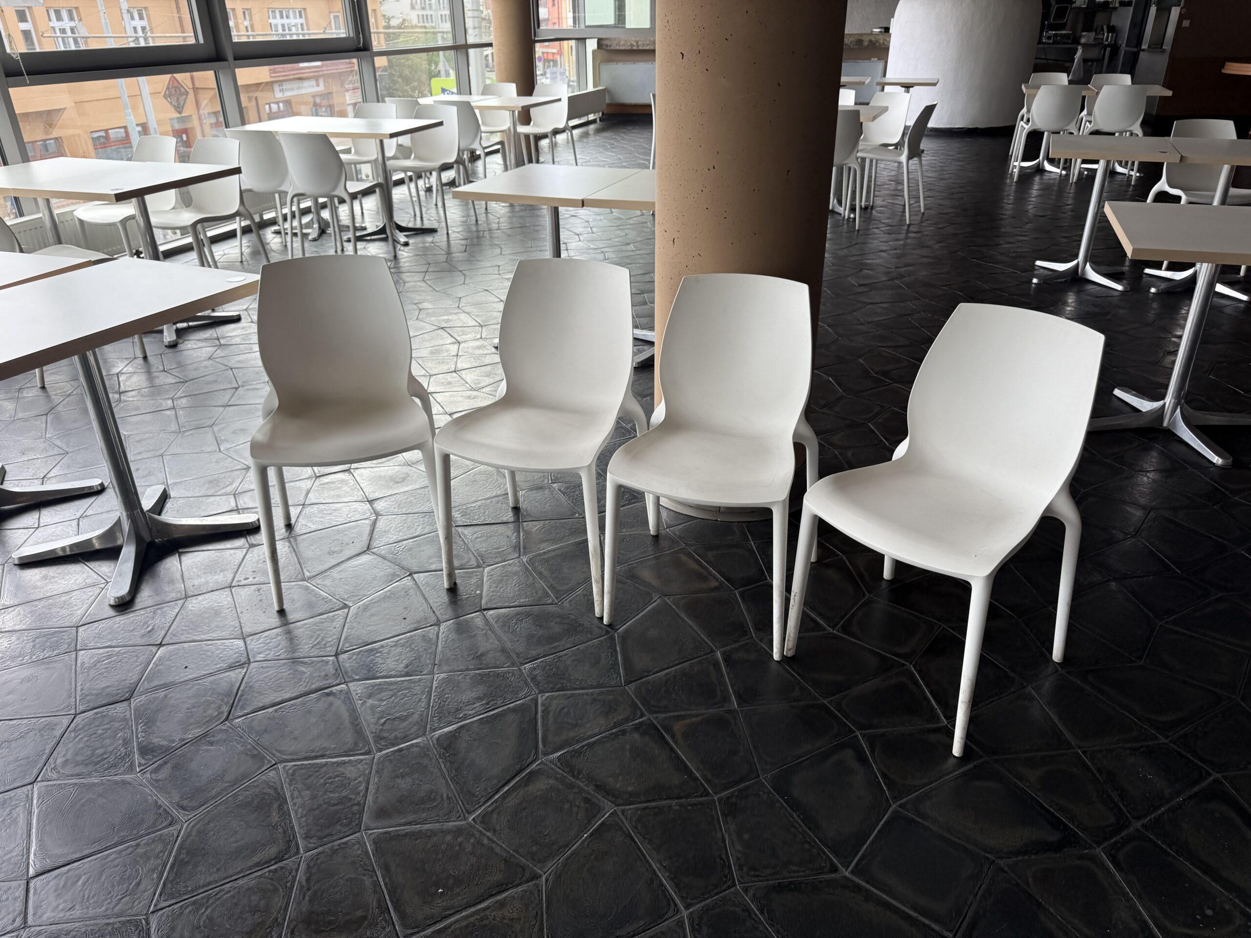 Plastové židle 4 kusy KOMPLET VÍCE KUSŮ! - Obrázek 4