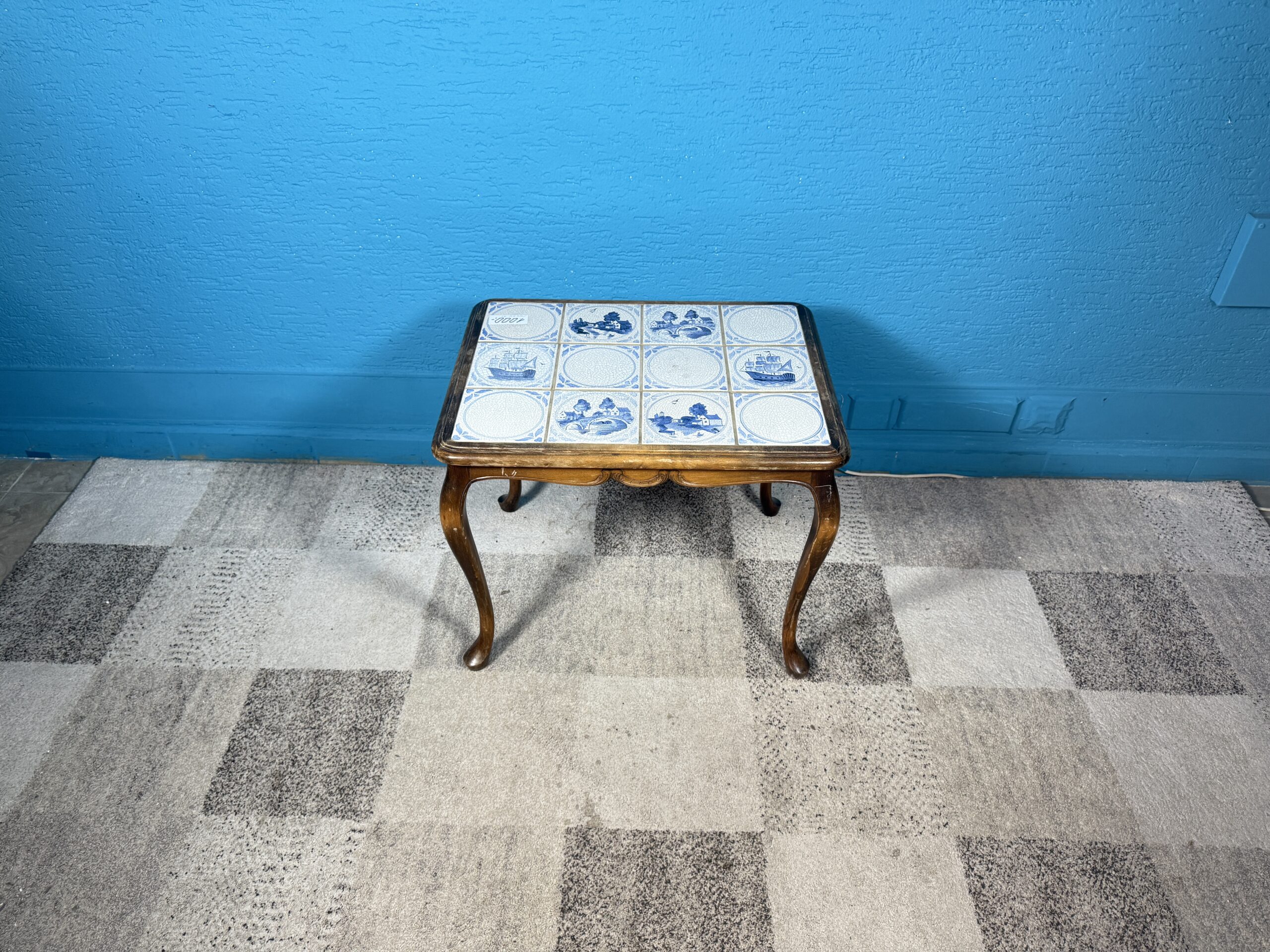 Odkládací stolek retro dlaždice