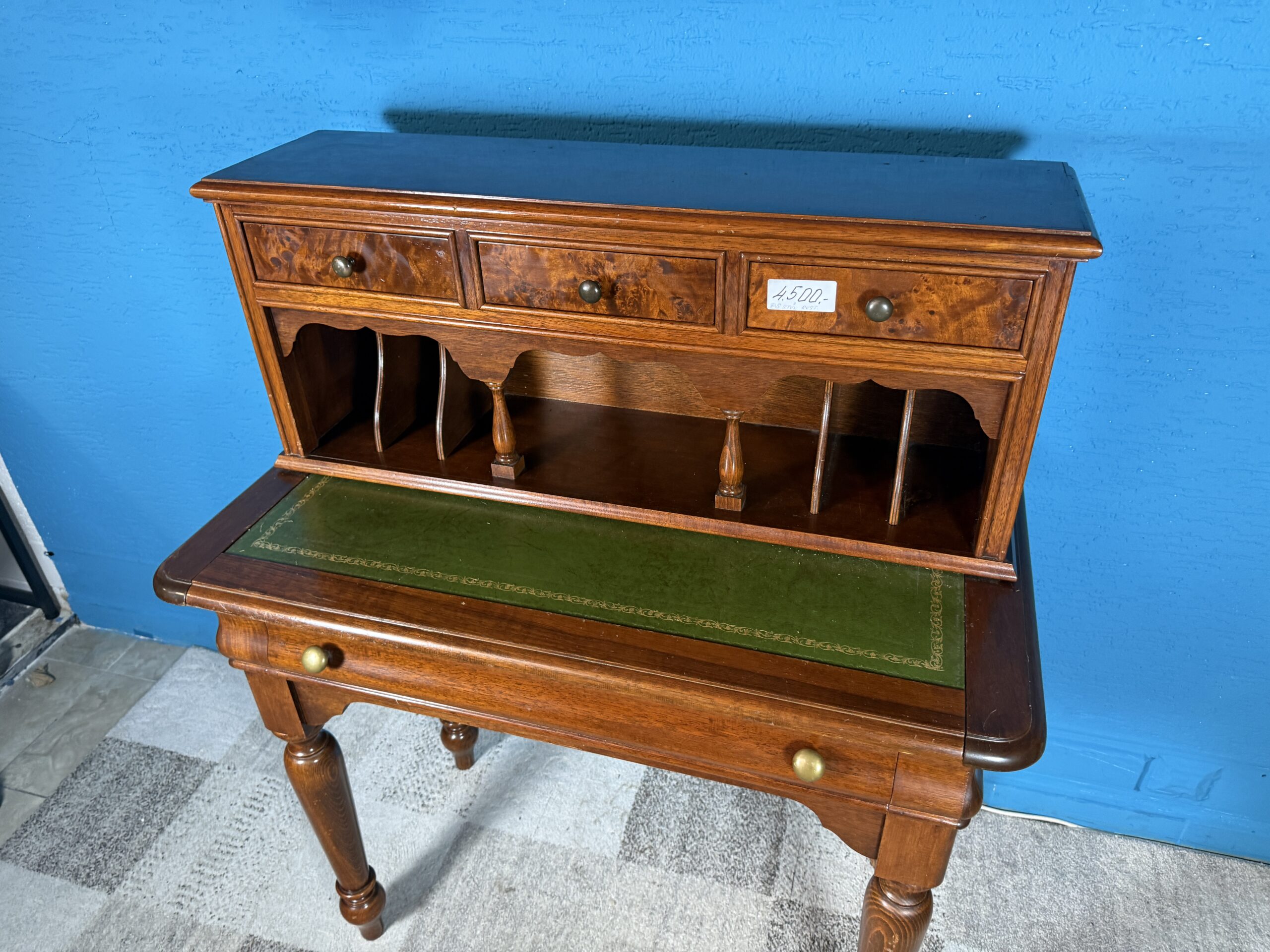 Starožitný psací stůl - Obrázek 3