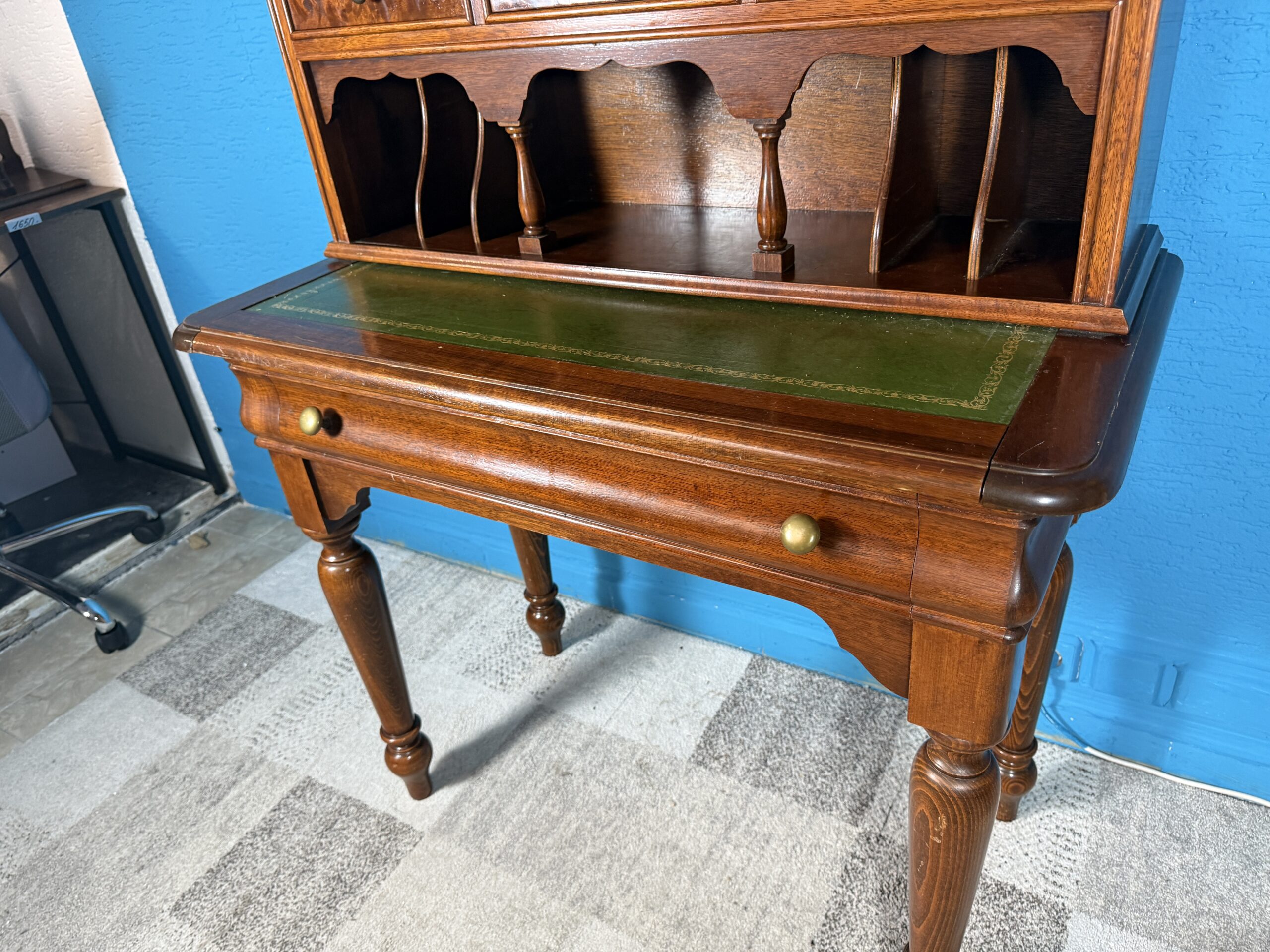 Starožitný psací stůl - Obrázek 5