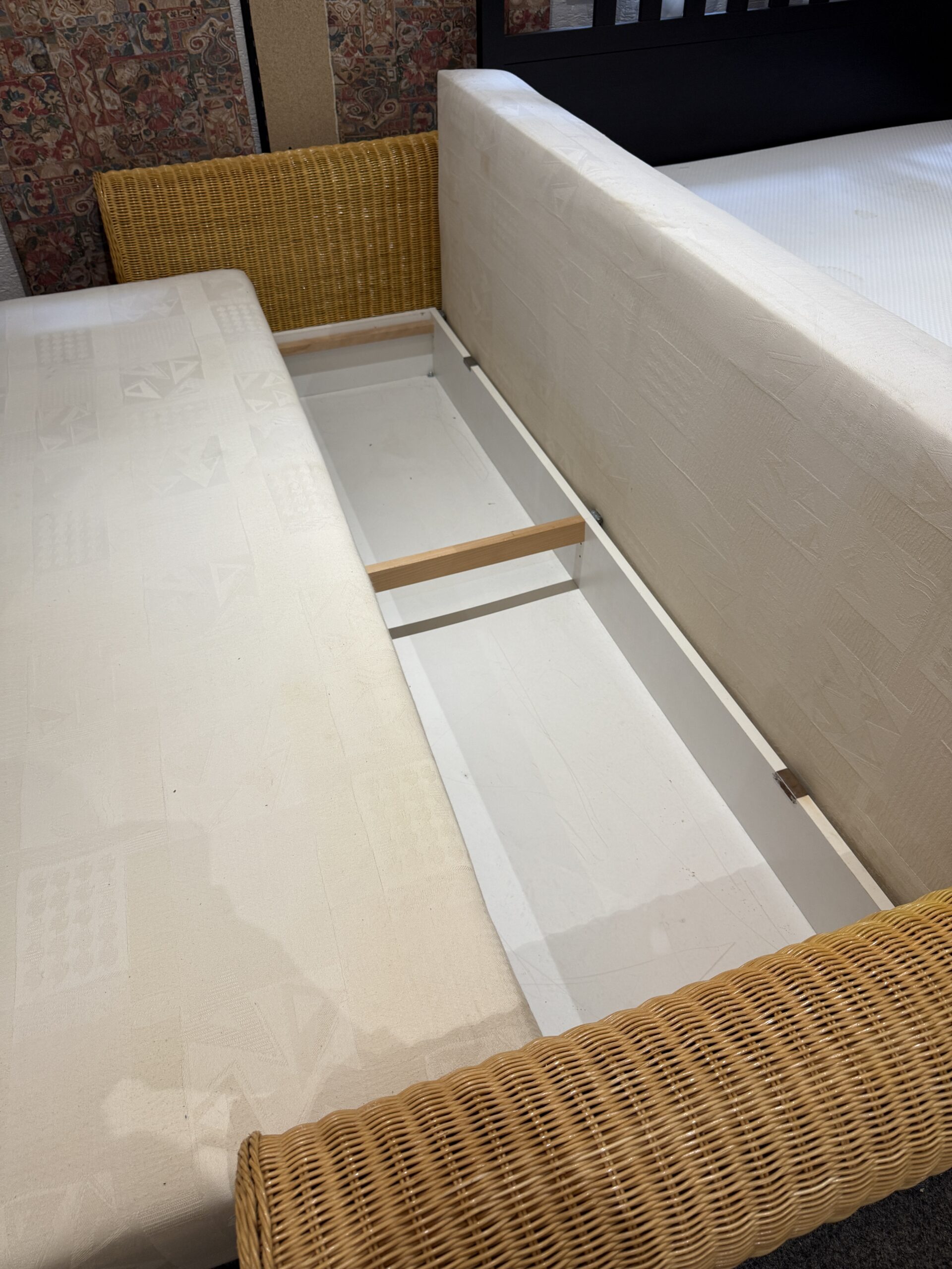 Rozkládací sedačka s úl. prostorem ratan - Obrázek 4