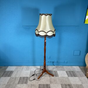 Stojací lampa