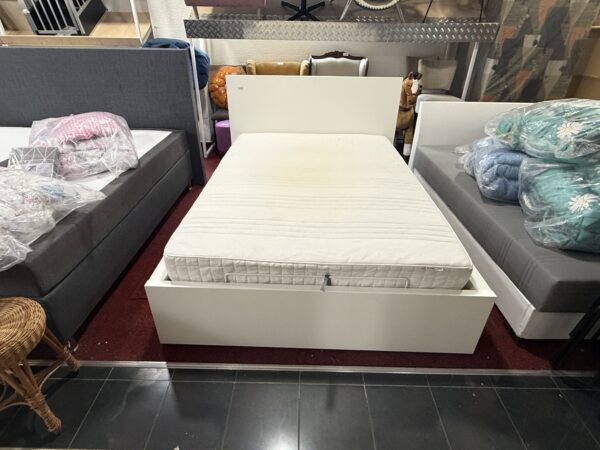 Postel IKEA Malm 140x200 s úl. prostorem KOMPLET
