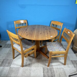 Jídelní stůl bor. rozkl. + 4 židle KOMPLET