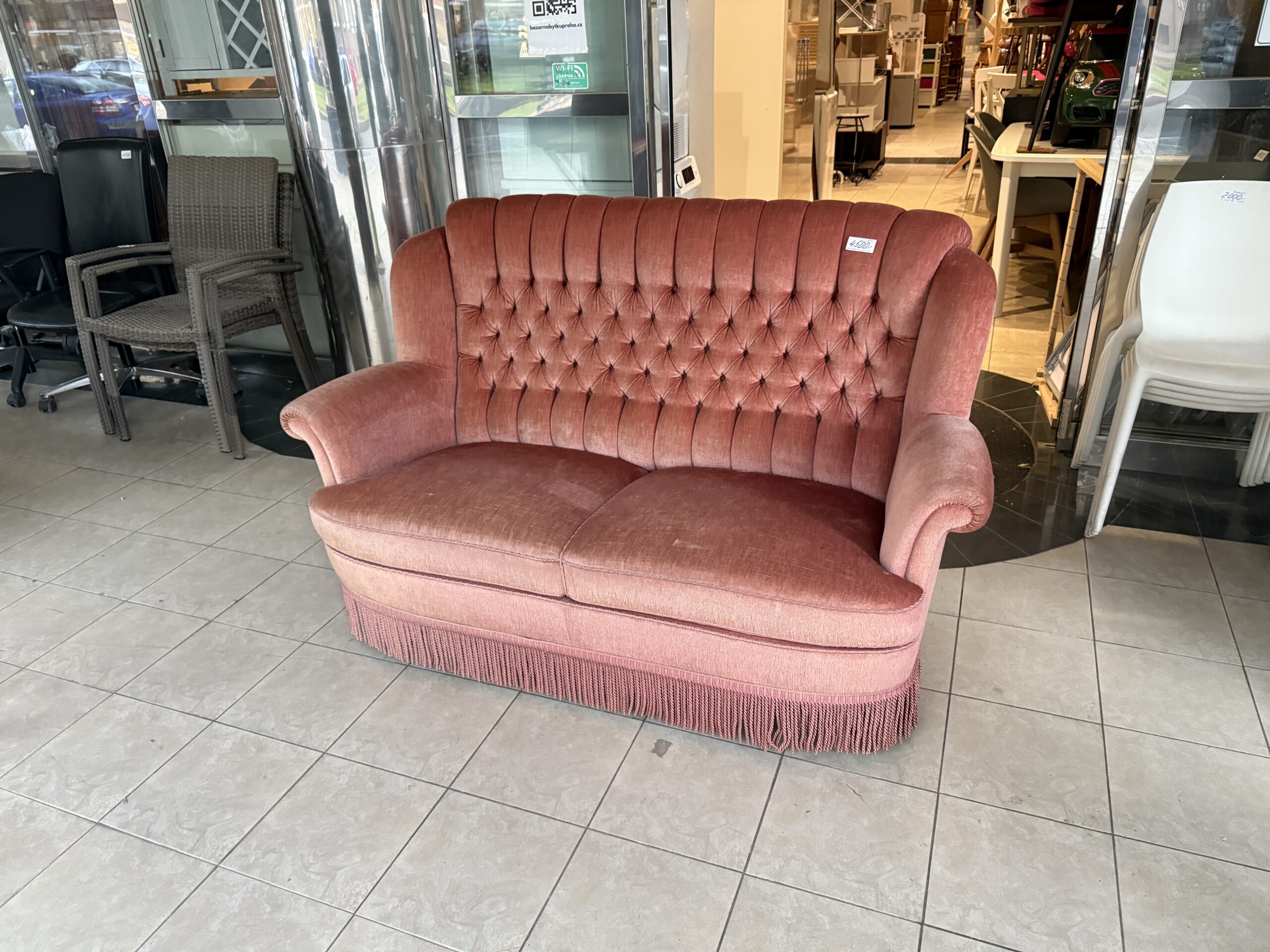 Retro sametová pohovka 70.-80. léta růžová - Obrázek 2