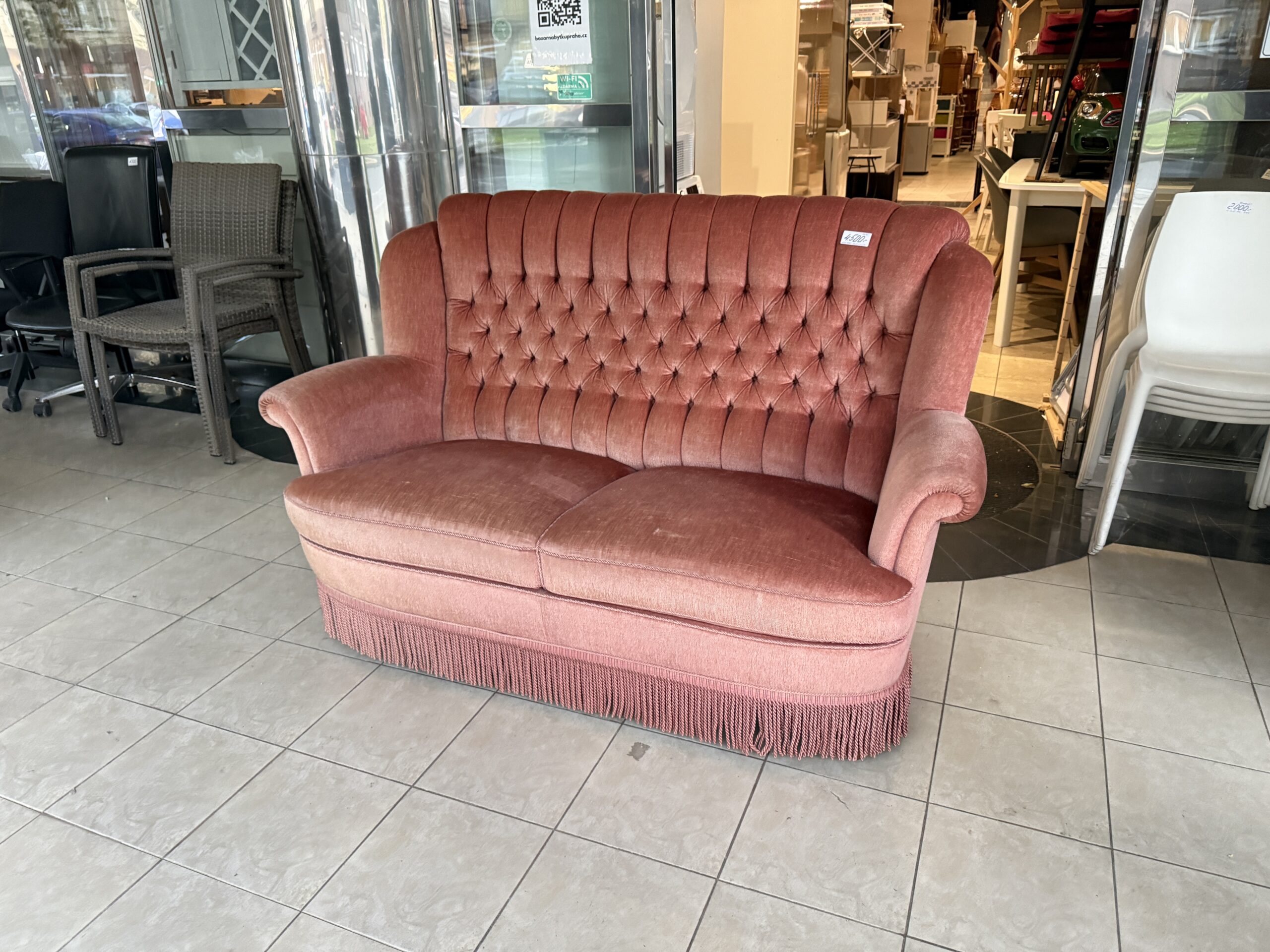Retro sametová pohovka 70.-80. léta růžová - Obrázek 3
