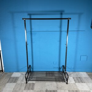 Šatní stojan na oblečení kov