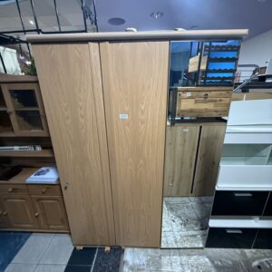 Skříň 3 dveř. se zrcadlem