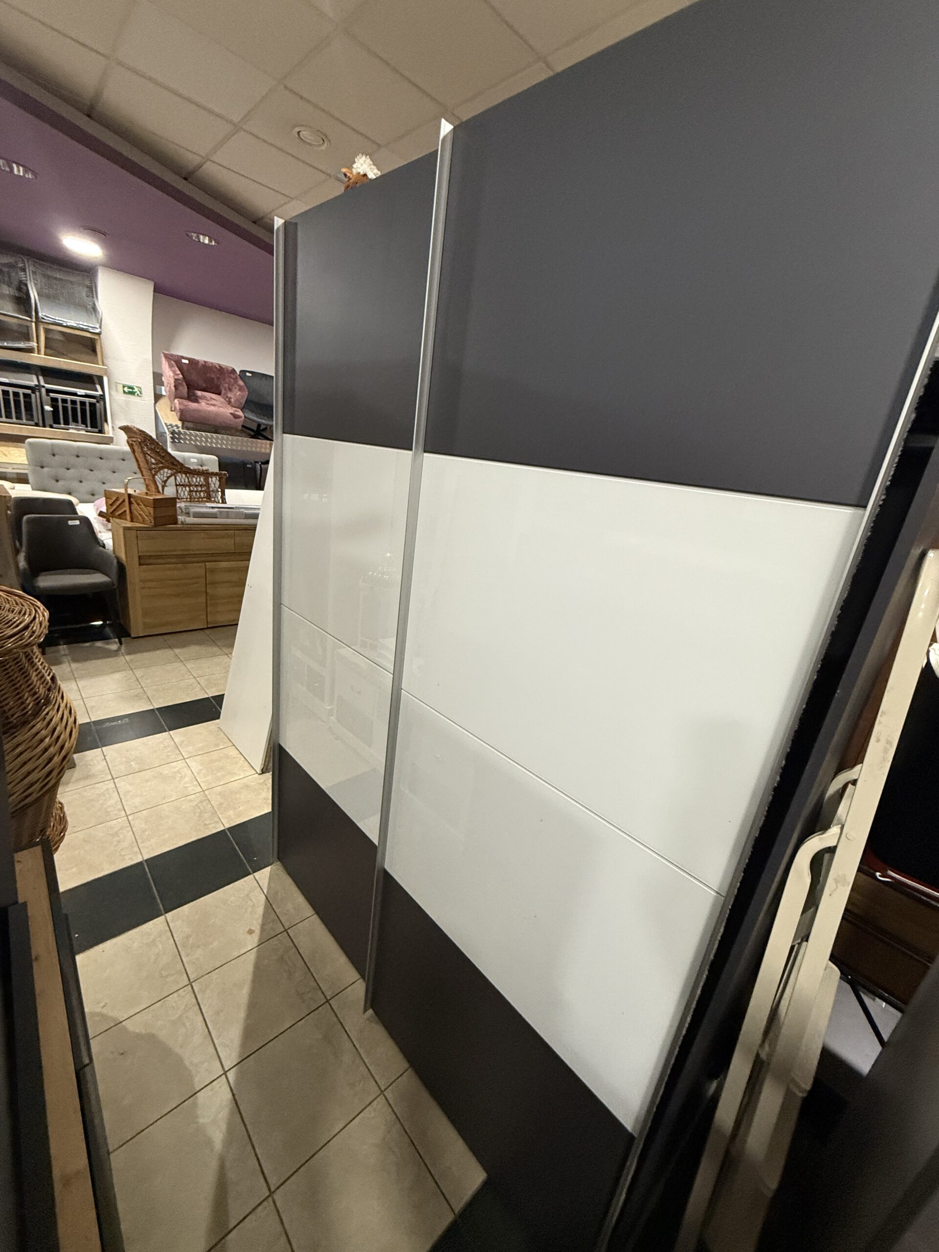 Skříň s posuvnými dveřmi 150 cm - Obrázek 3