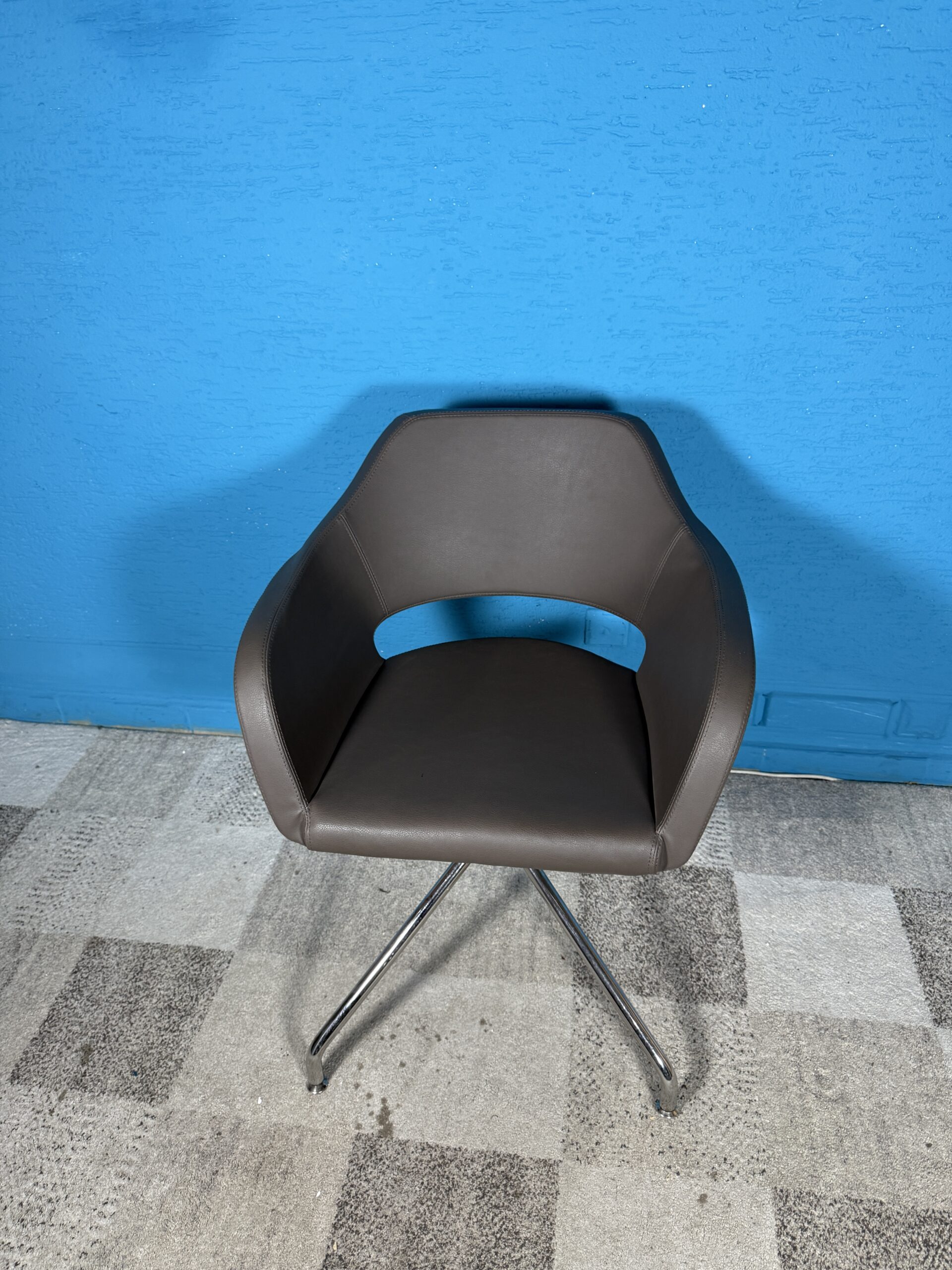 LD Seating čalouněné otočné křeslo Polo+ K-N4 2 ks - Obrázek 4