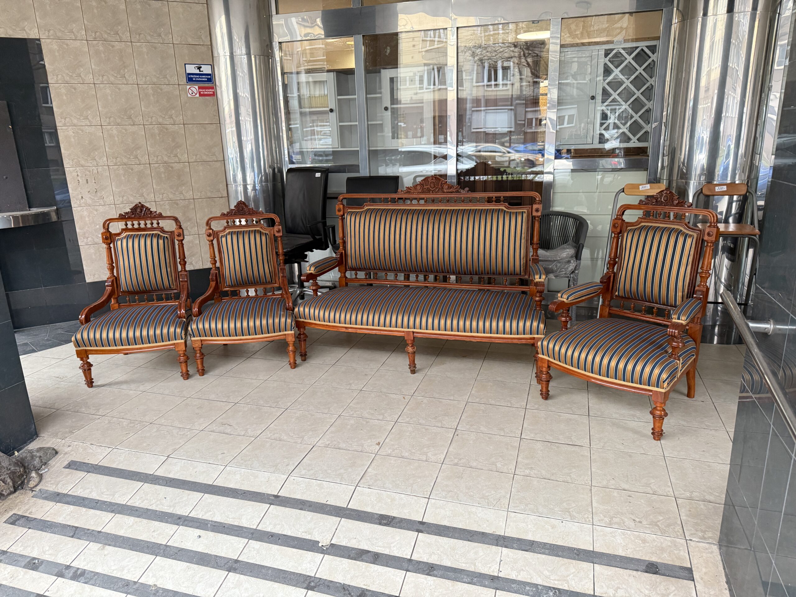 Luxusní sedací souprava sedačka + 3 křesla KOMPLET