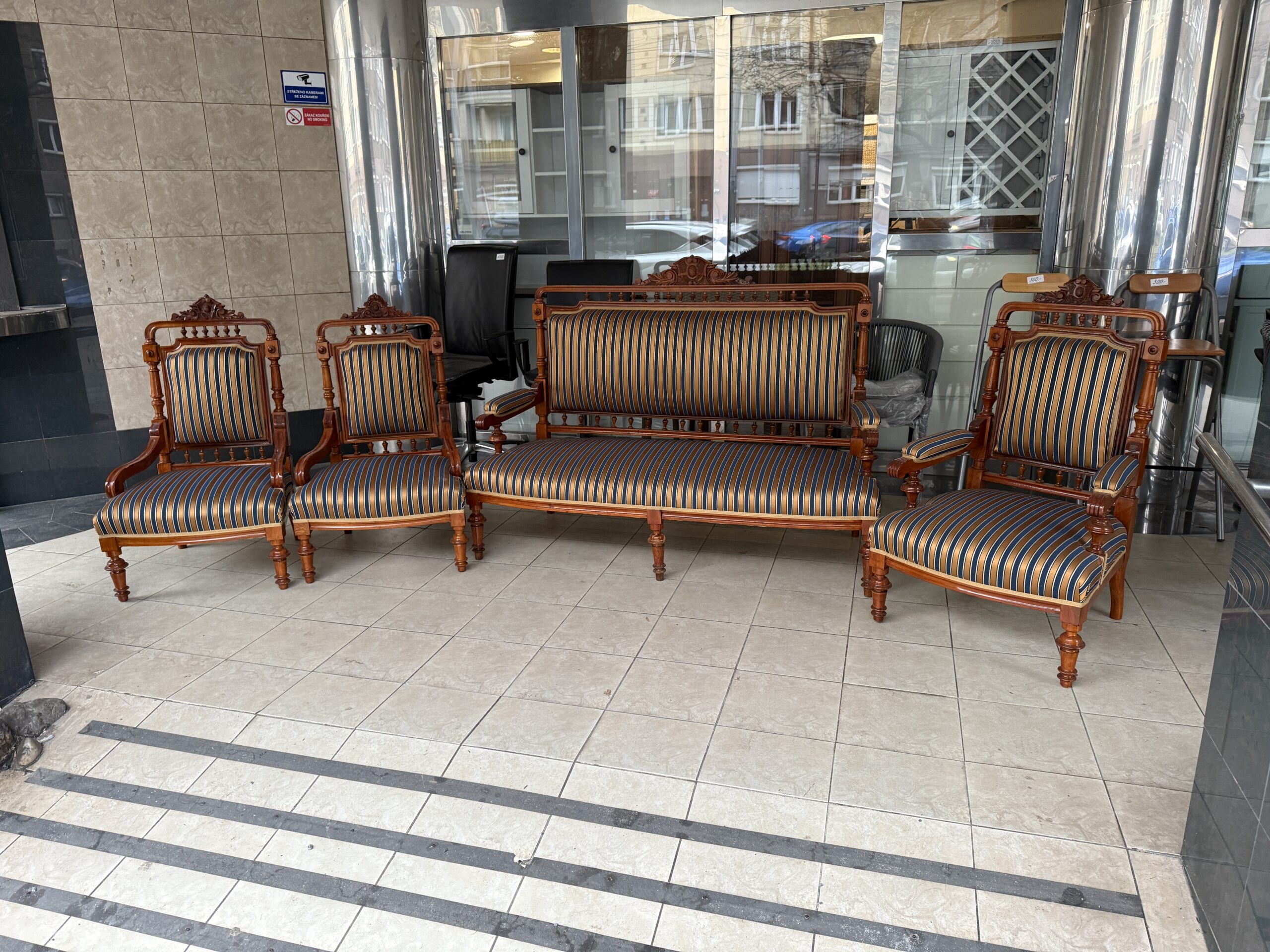 Luxusní sedací souprava sedačka + 3 křesla KOMPLET - Obrázek 7