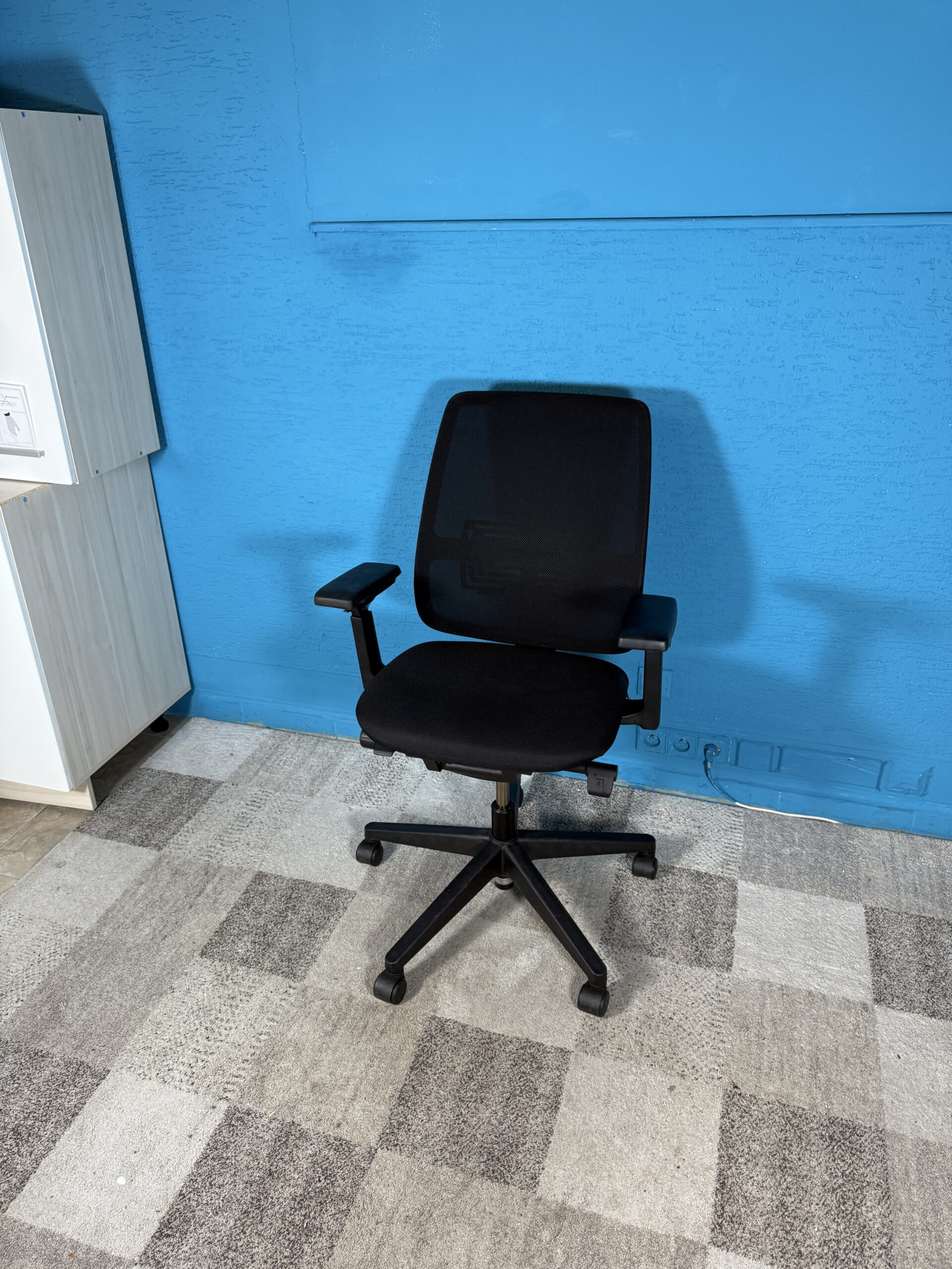 Kancelářská židle Haworth s područky VÍCE KUSŮ! - Obrázek 2