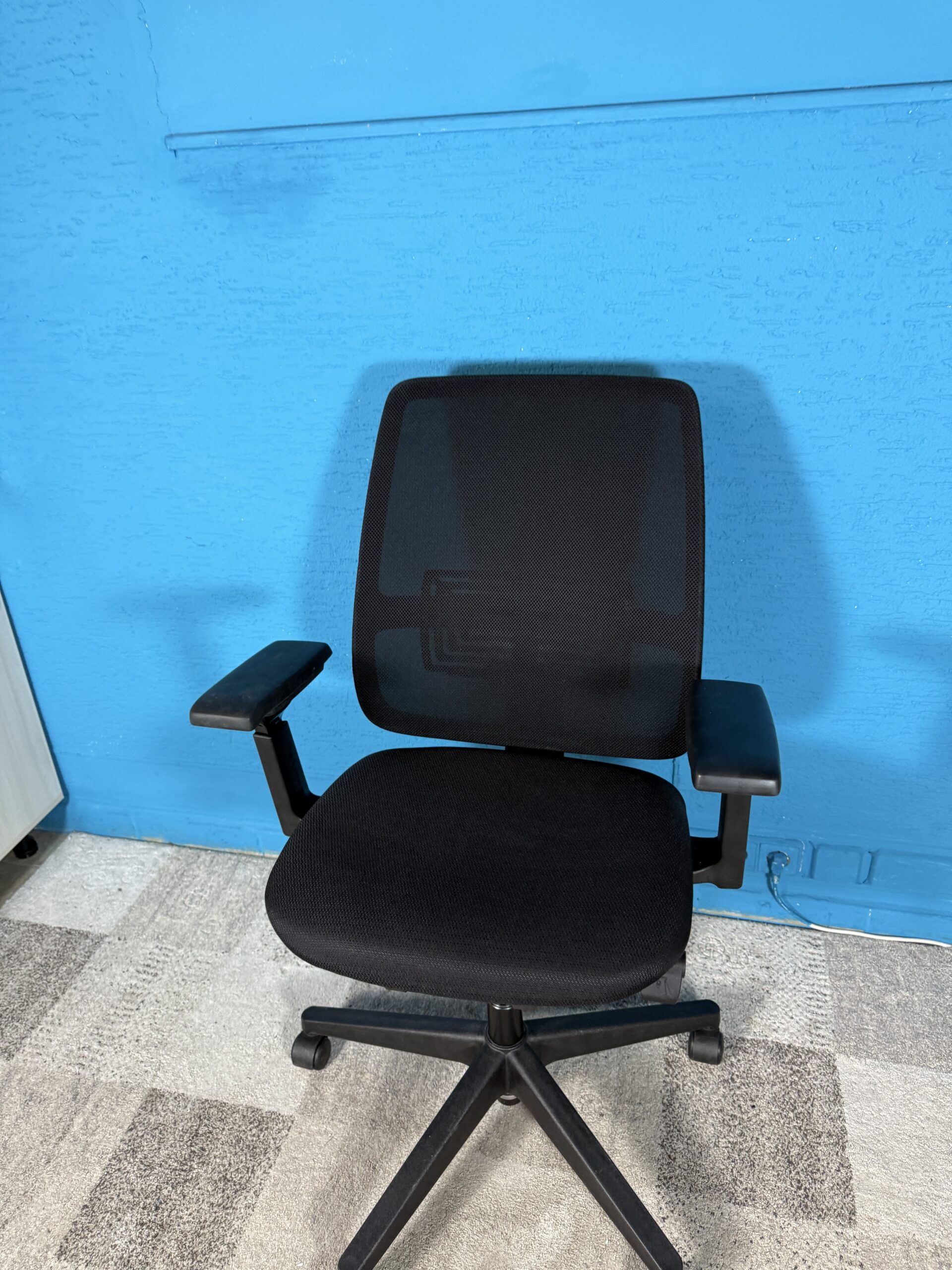 Kancelářská židle Haworth s područky VÍCE KUSŮ! - Obrázek 4
