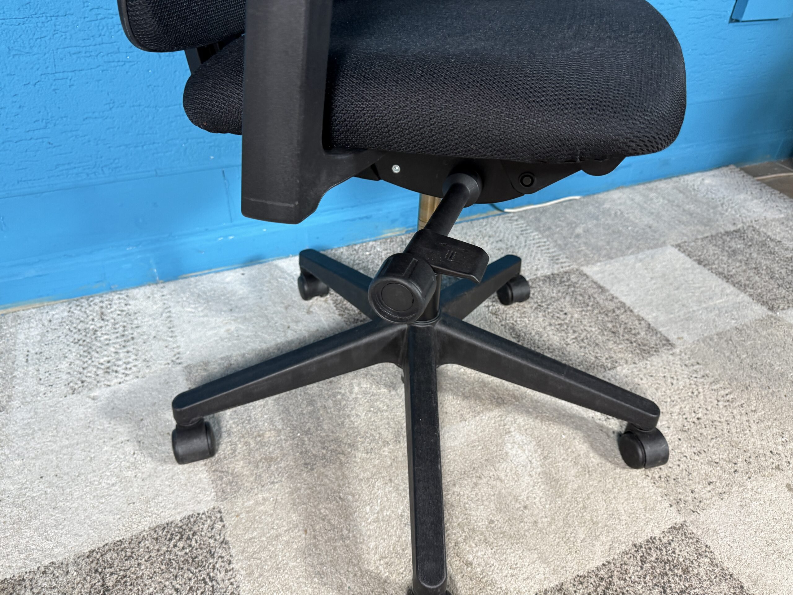 Kancelářská židle Haworth s područky VÍCE KUSŮ! - Obrázek 5