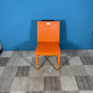 Židle plast. oranž.