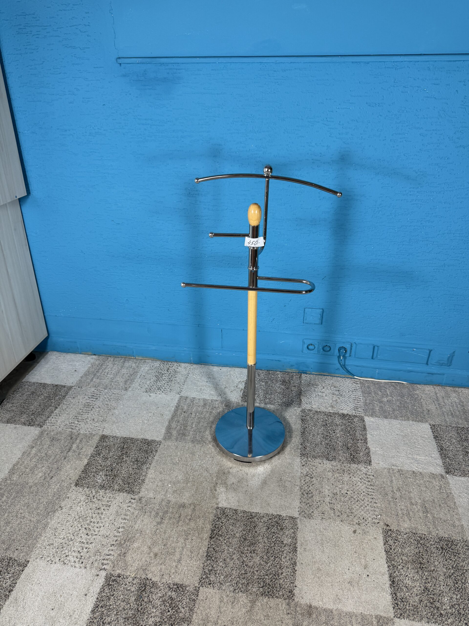 Němý sluha věšák - Obrázek 3