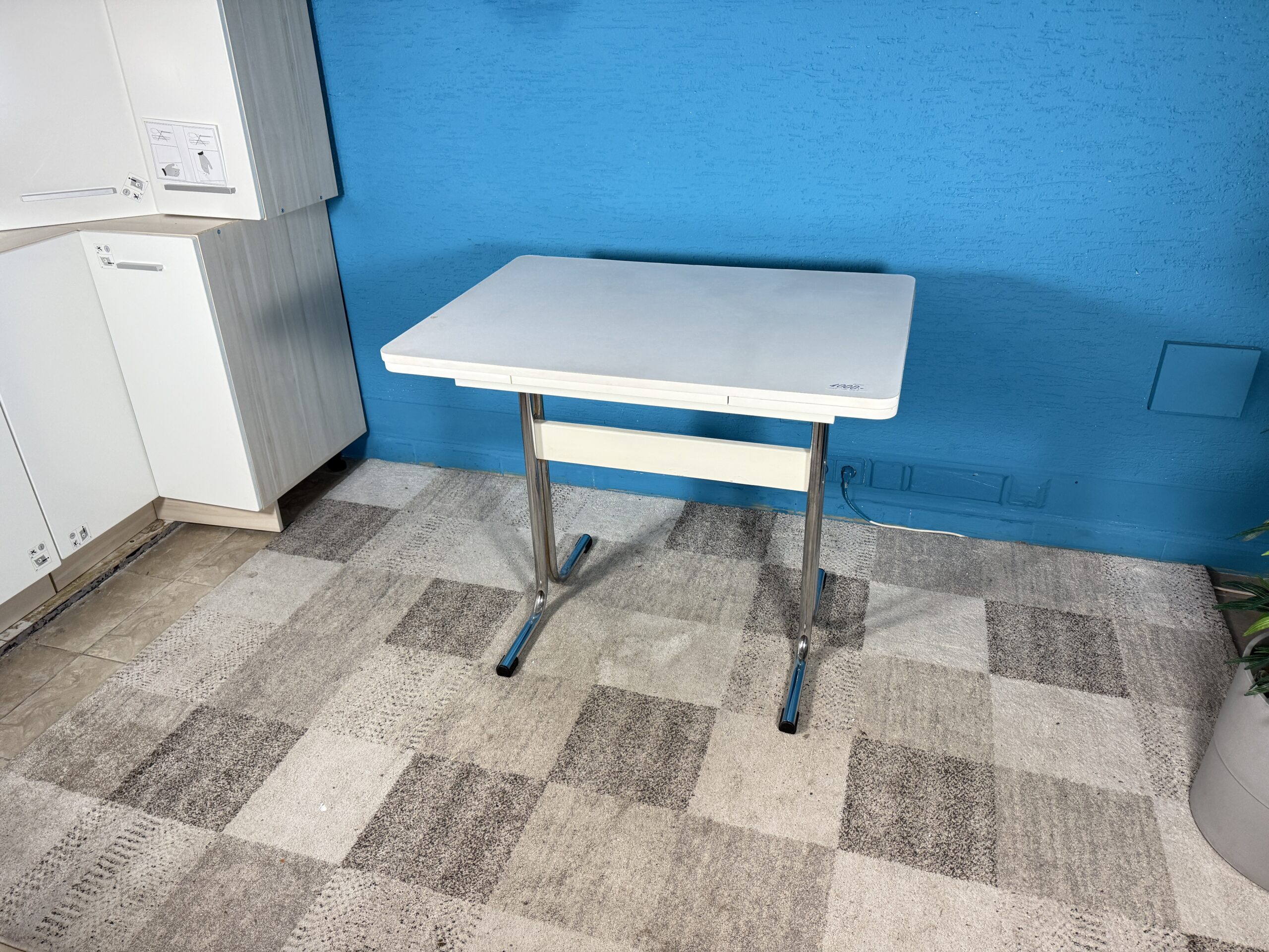 Jídelní stůl bílý rozkládací 65x90 cm - Obrázek 2