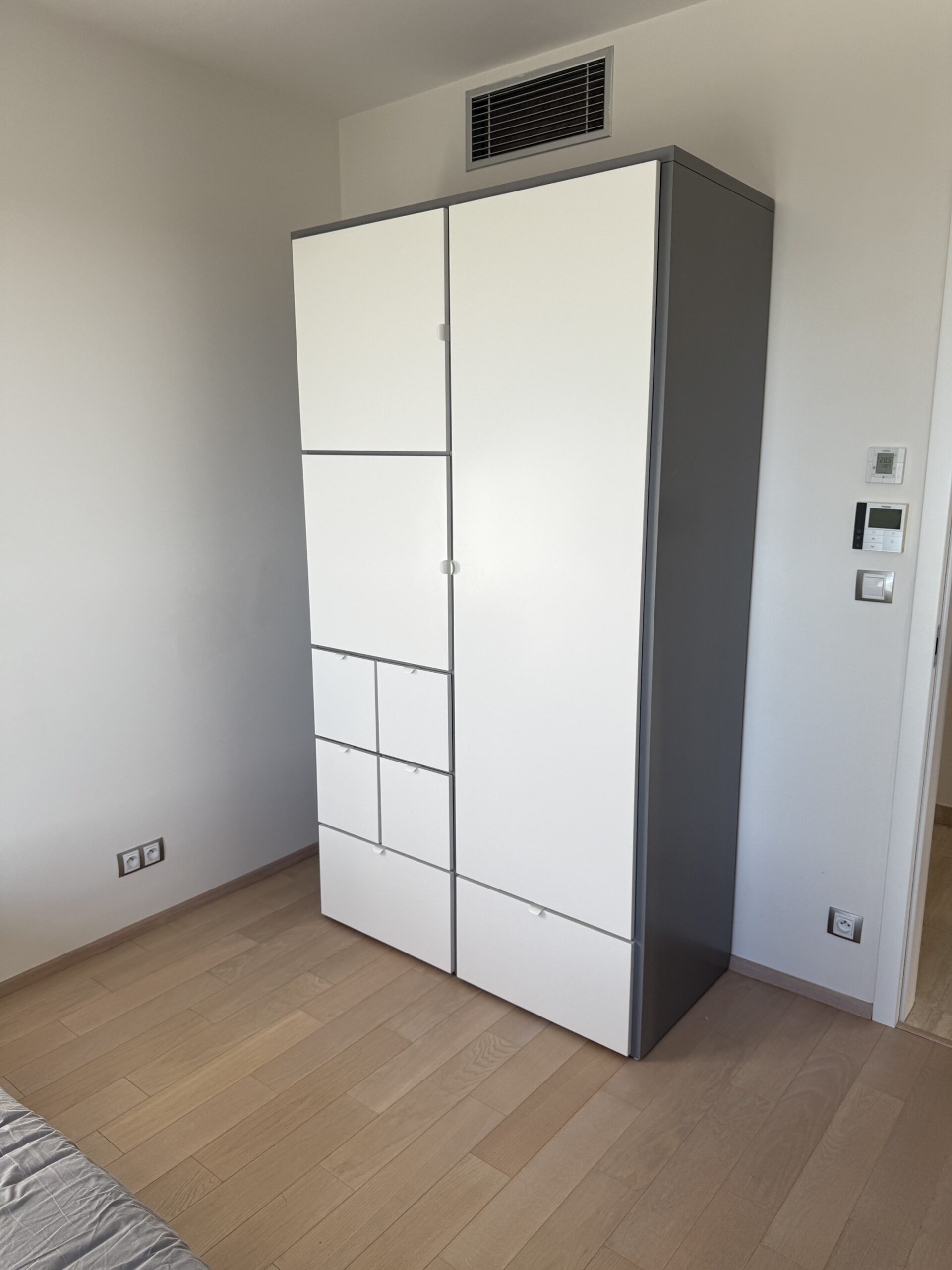 Skříň IKEA VISTHUS