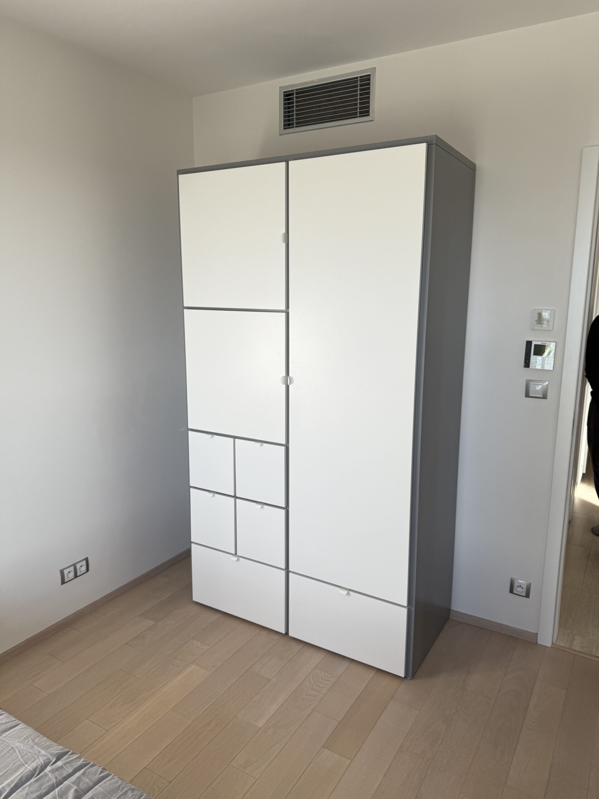 Skříň IKEA VISTHUS - Obrázek 2