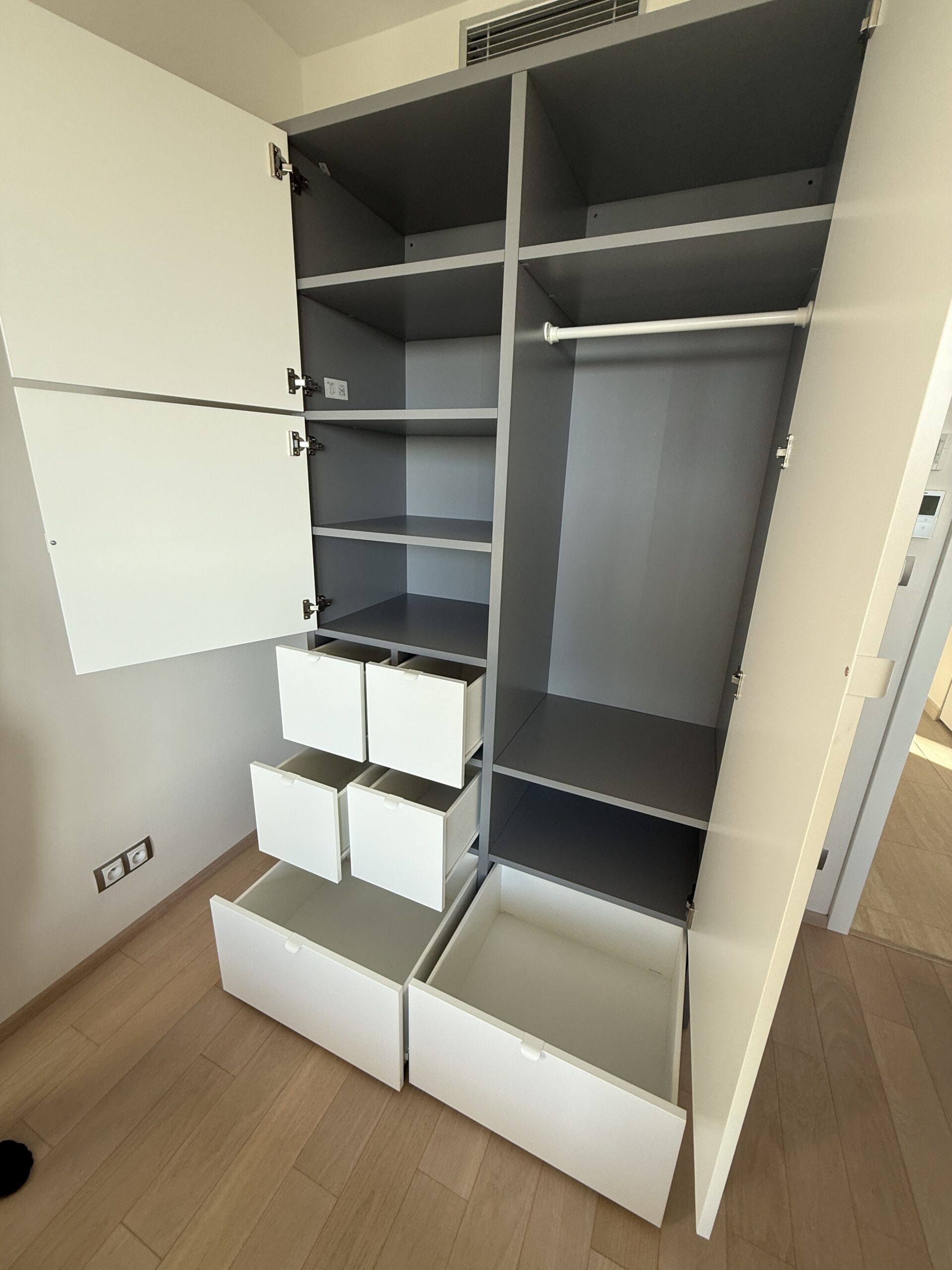 Skříň IKEA VISTHUS - Obrázek 3