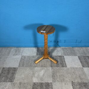 Stojan na kytky dřev.