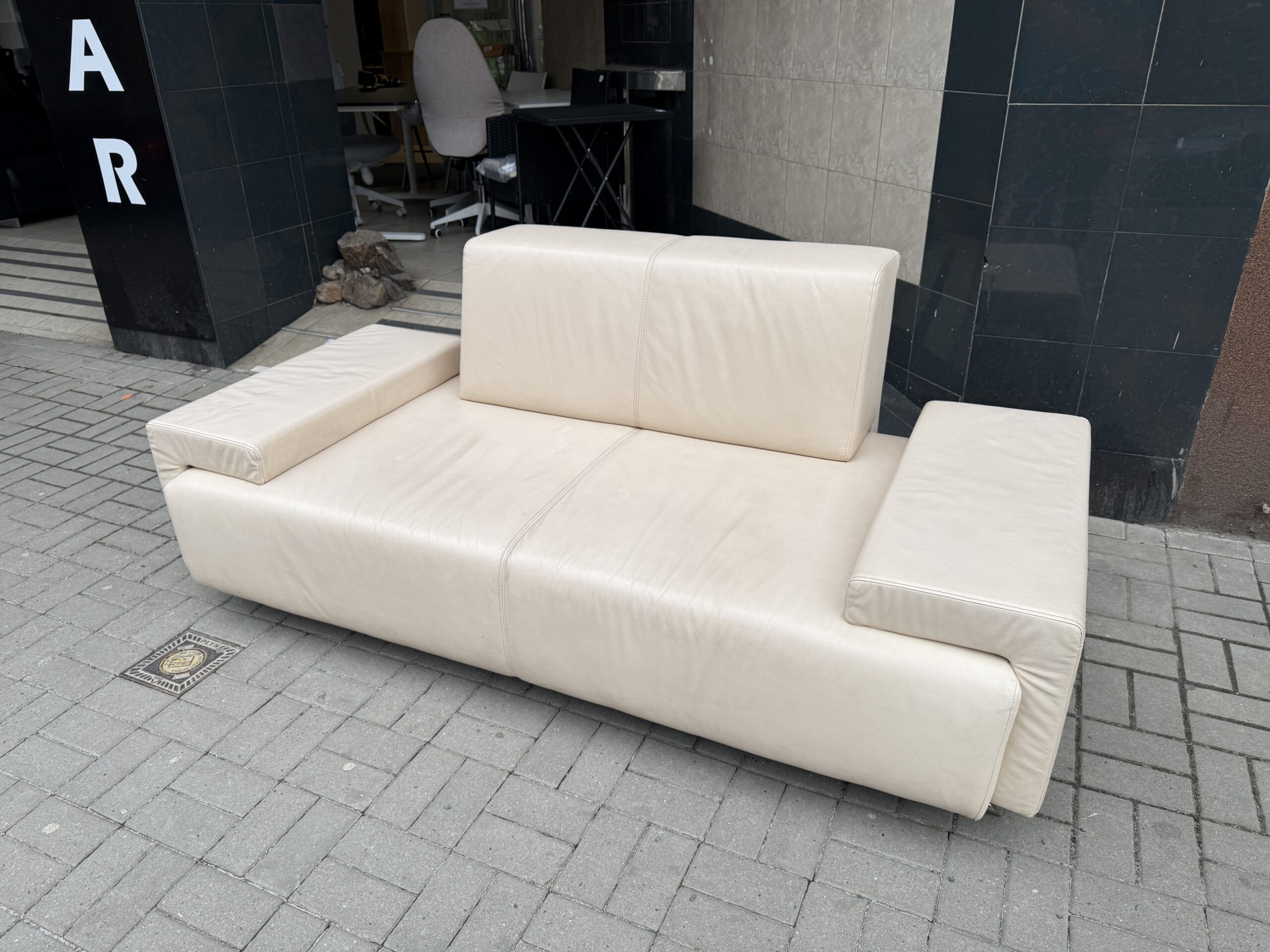 Kožená sedačka KLER - Obrázek 4