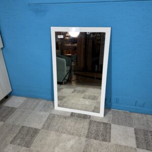 Závěsné zrcadlo vys. lesk bílé NOVÝ 2. jakost