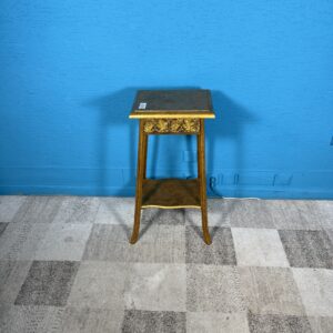 Květinový stolek zlatý