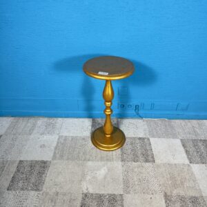 Květinový stojan zlat.