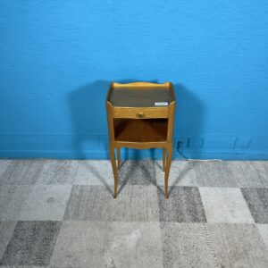 Noční stolek zlatý