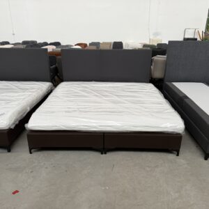 Postel BOXPSPRING šedá KOMPLET NOVÁ 2. jakost