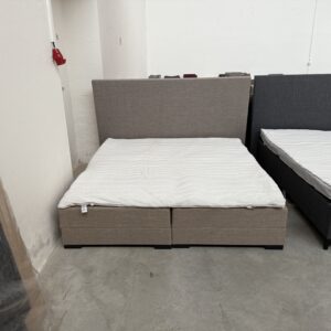 Postel 180x200 vč. topperu KOMPLET NOVÁ 2. jakost