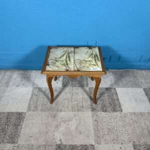 Květinový stolek dlaždice