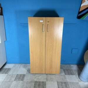 Skříň 2 dveř. buk policová na klíč