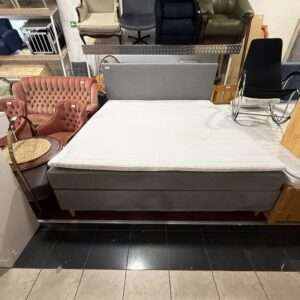 Postel 180x200 včetně matrace a topperu KOMPLET