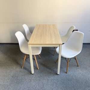 Stůl + 4 židle plast. KOMPLET