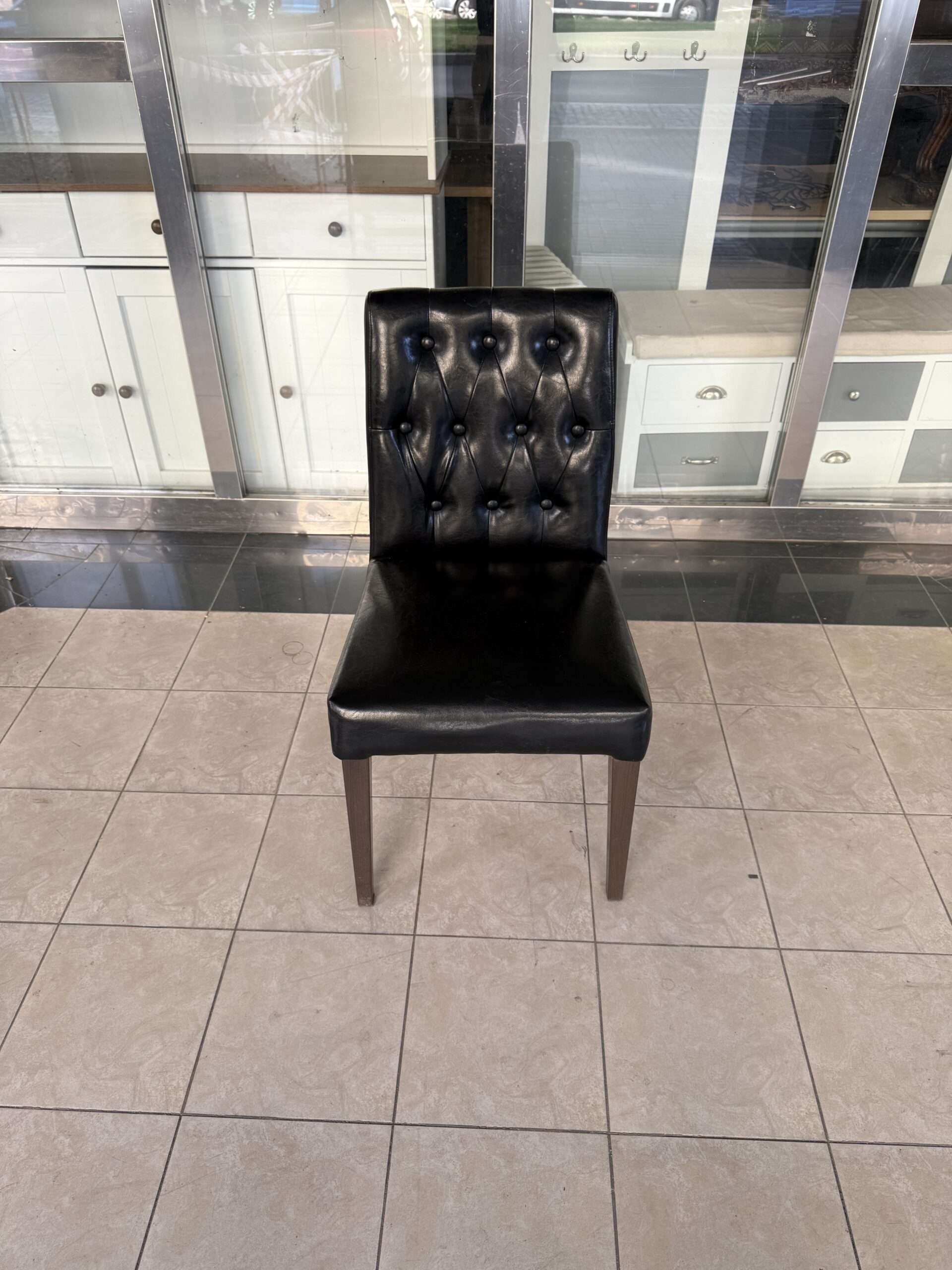 Jídelní židle Chesterfield styl 51 kusů!