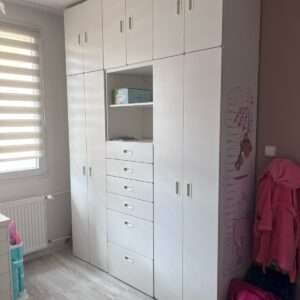 Šatní skříň bílá IKEA s nástavci